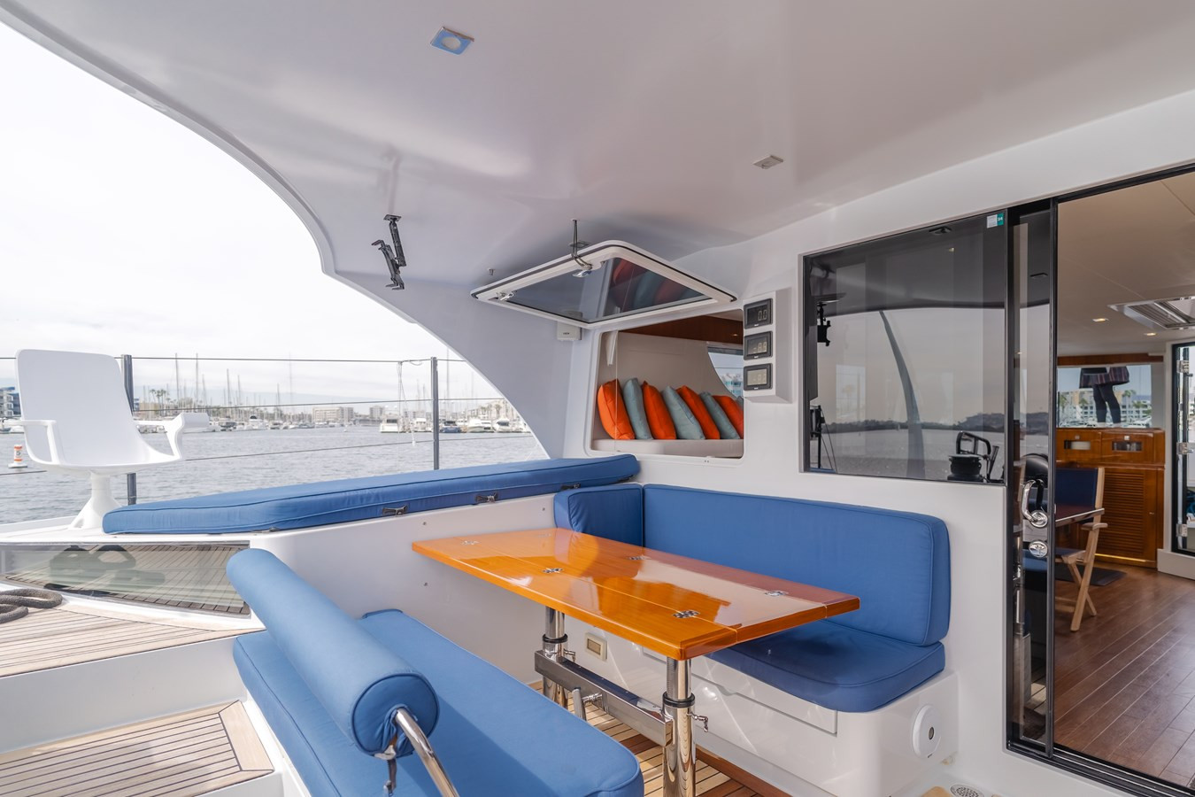 https://arconyachts.ams3.digitaloceanspaces.com/106184/conversions/large_4629466-optimize.jpg