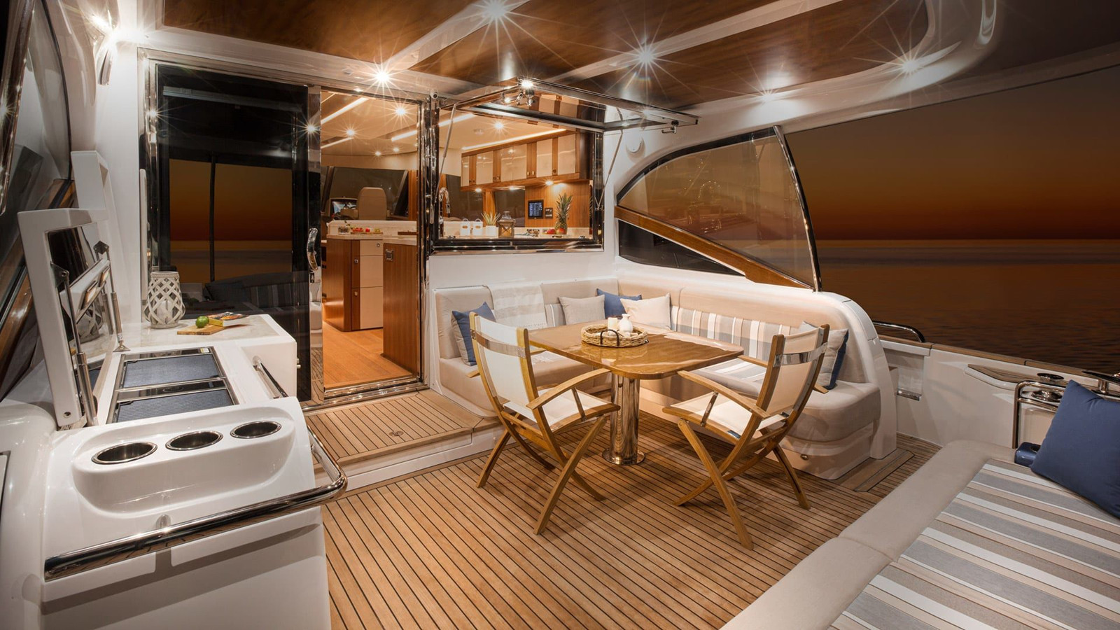 https://arconyachts.ams3.digitaloceanspaces.com/106205/conversions/large_4840078-optimize.jpg