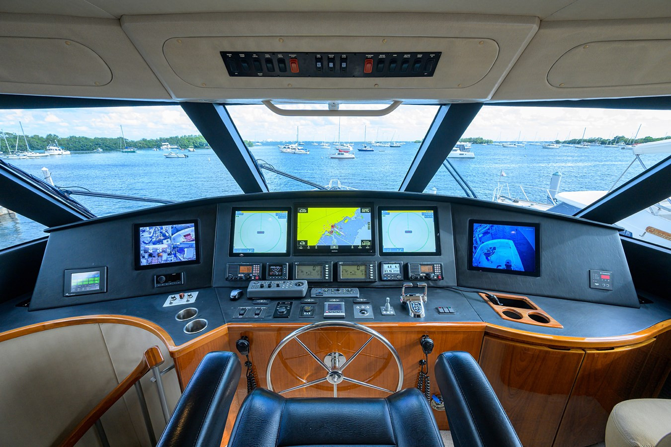 https://arconyachts.ams3.digitaloceanspaces.com/106252/conversions/large_4850800-optimize.jpg