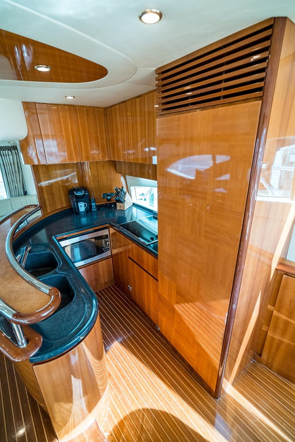 https://arconyachts.ams3.digitaloceanspaces.com/106602/conversions/large_3307821-optimize.jpg