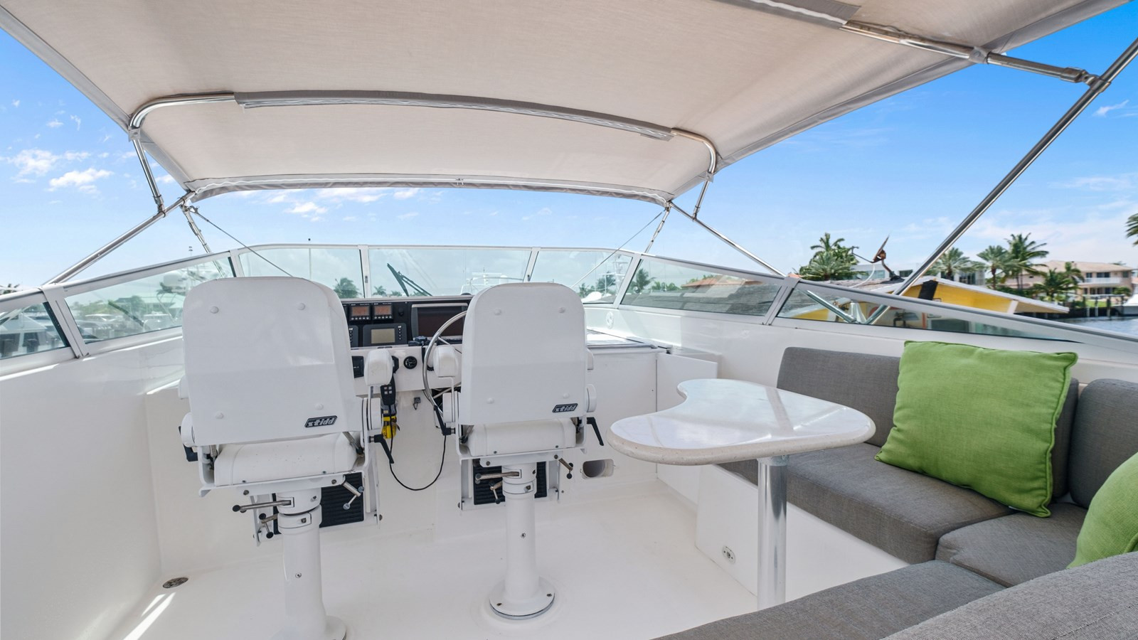 https://arconyachts.ams3.digitaloceanspaces.com/106609/conversions/large_3291517-optimize.jpg