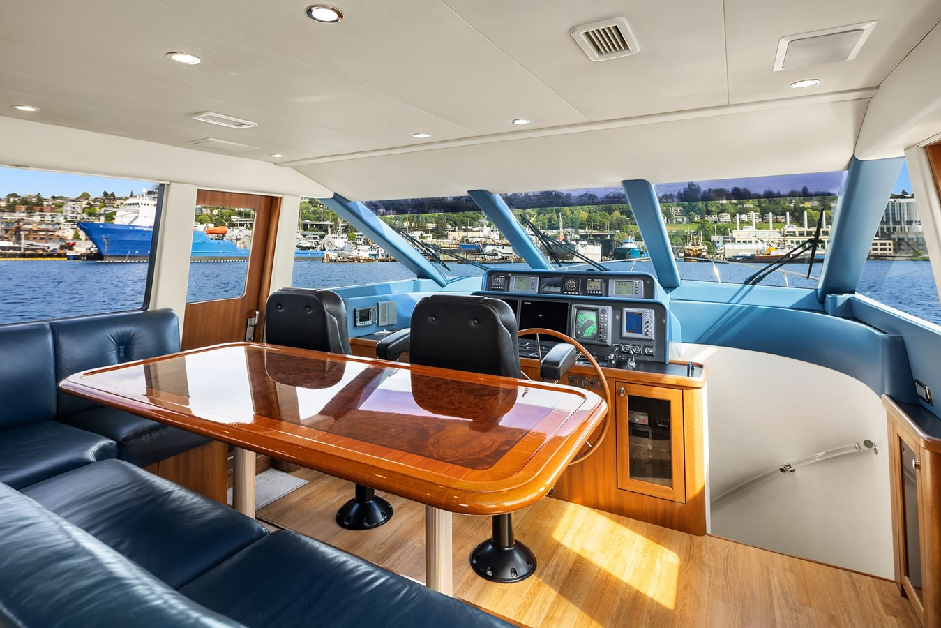 https://arconyachts.ams3.digitaloceanspaces.com/106758/conversions/large_4672223-optimize.jpg