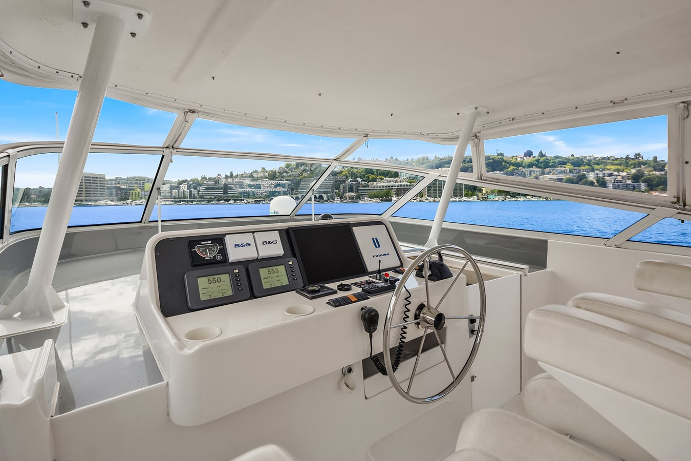 https://arconyachts.ams3.digitaloceanspaces.com/106801/conversions/large_4672238-optimize.jpg