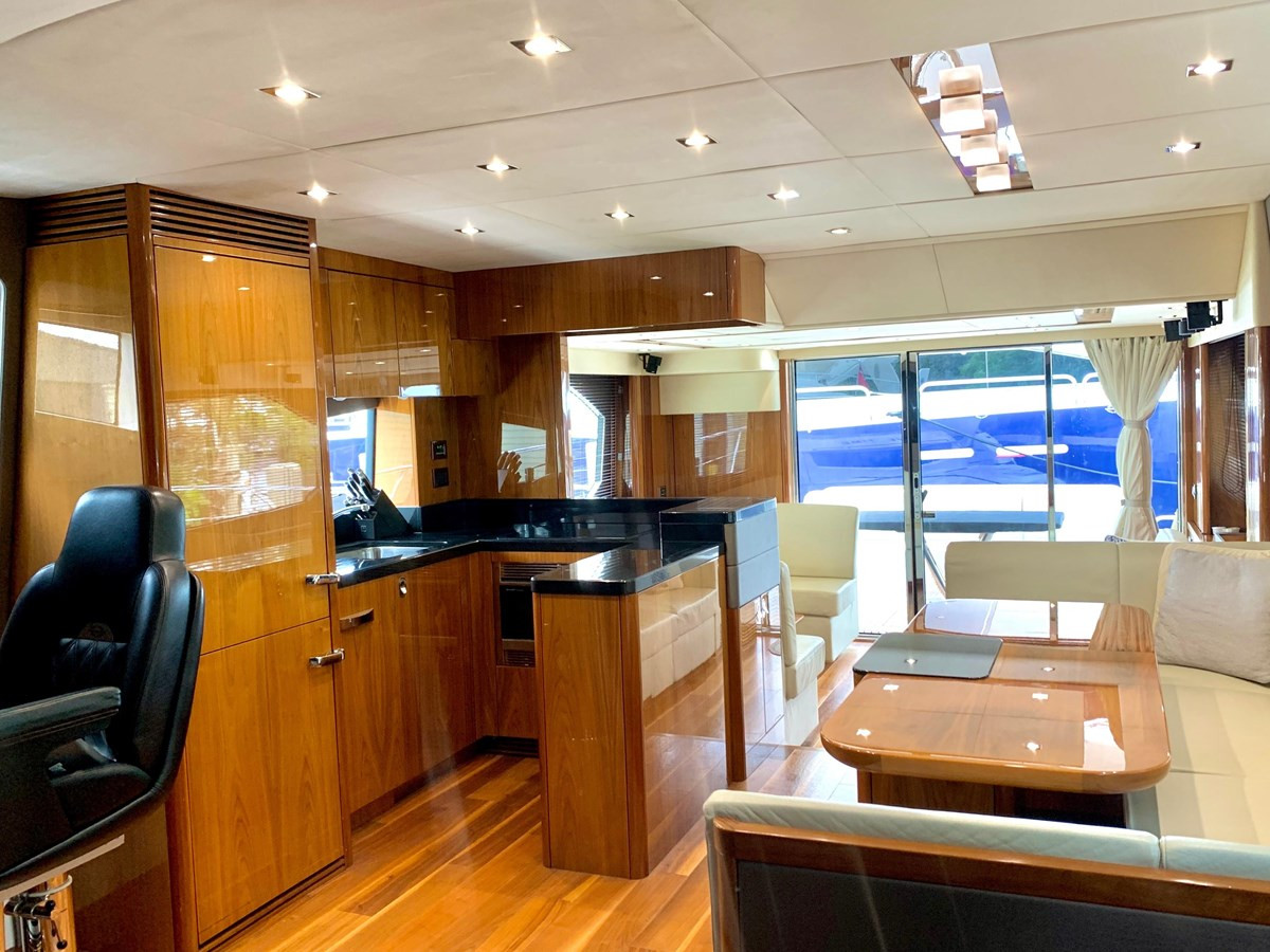 https://arconyachts.ams3.digitaloceanspaces.com/106868/conversions/large_3819801-optimize.jpg