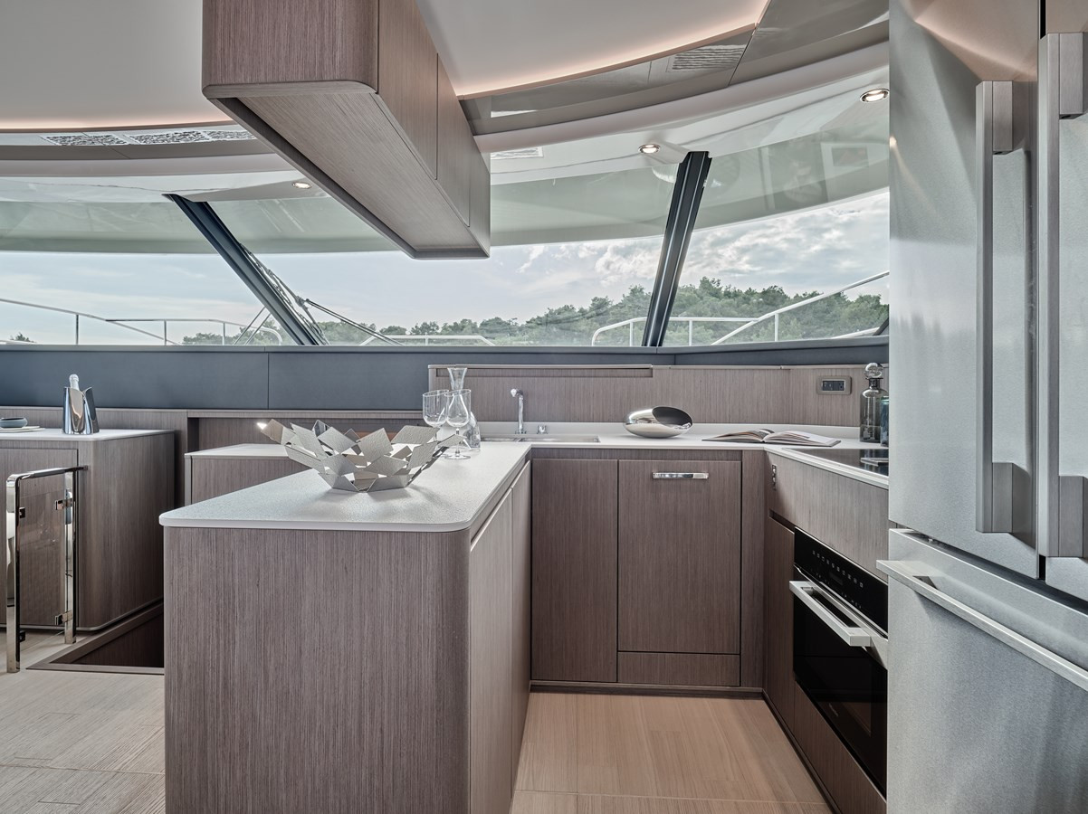 https://arconyachts.ams3.digitaloceanspaces.com/106914/conversions/large_3941552-optimize.jpg