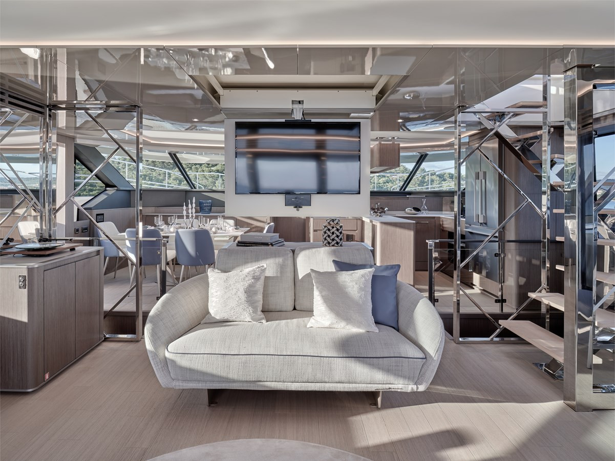 https://arconyachts.ams3.digitaloceanspaces.com/106917/conversions/large_3941504-optimize.jpg