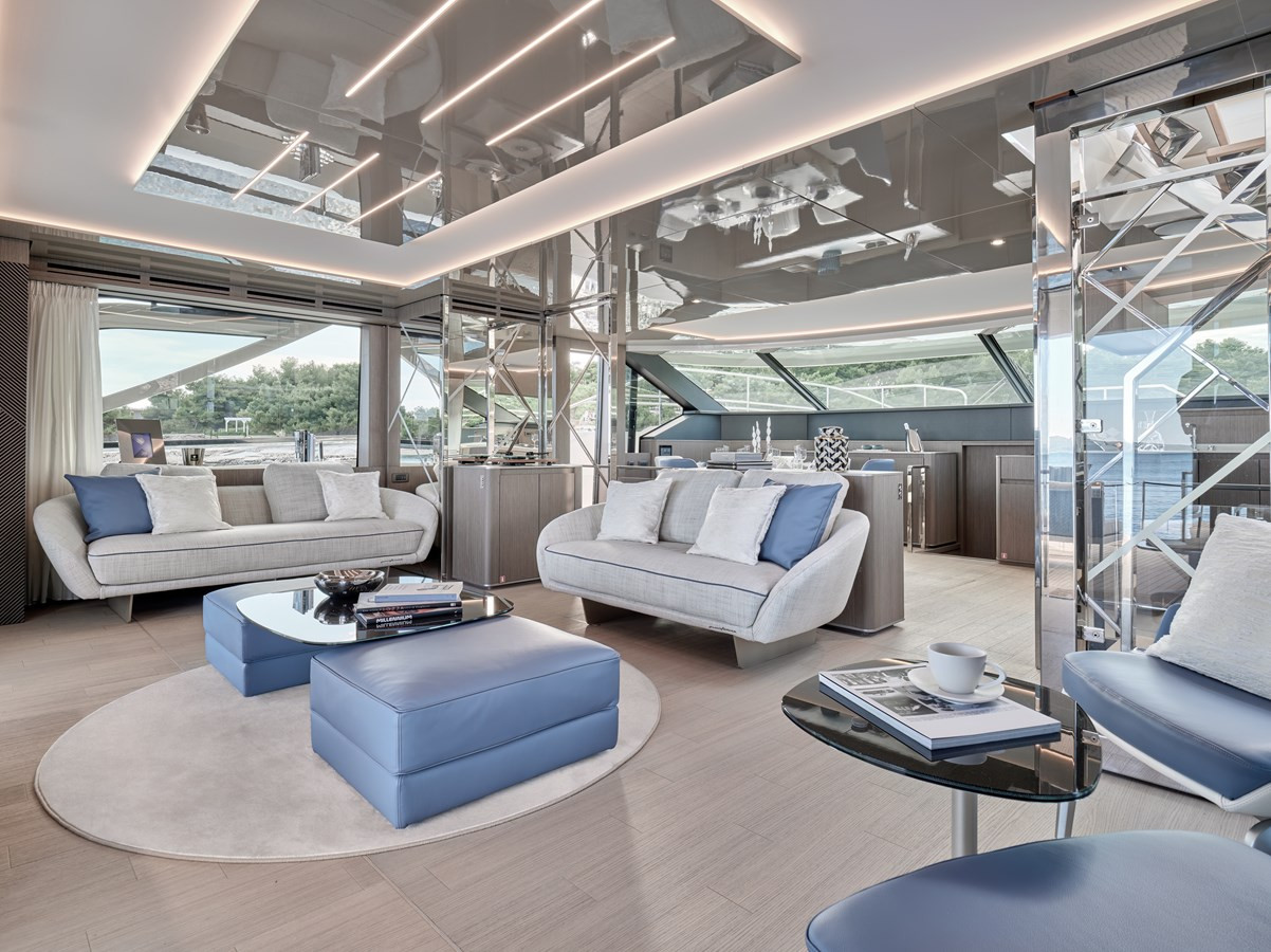 https://arconyachts.ams3.digitaloceanspaces.com/106923/conversions/large_3941553-optimize.jpg