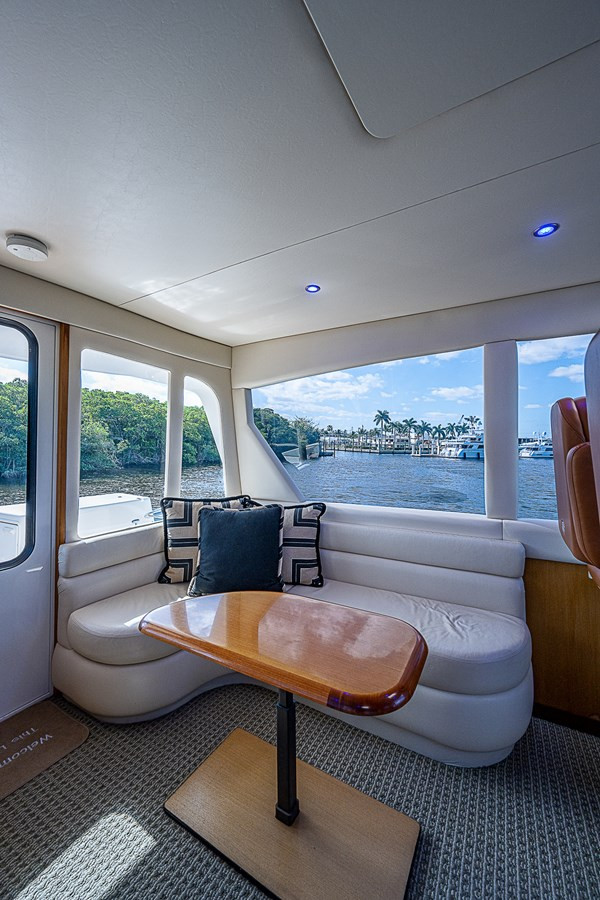 https://arconyachts.ams3.digitaloceanspaces.com/106934/conversions/large_3729059-optimize.jpg