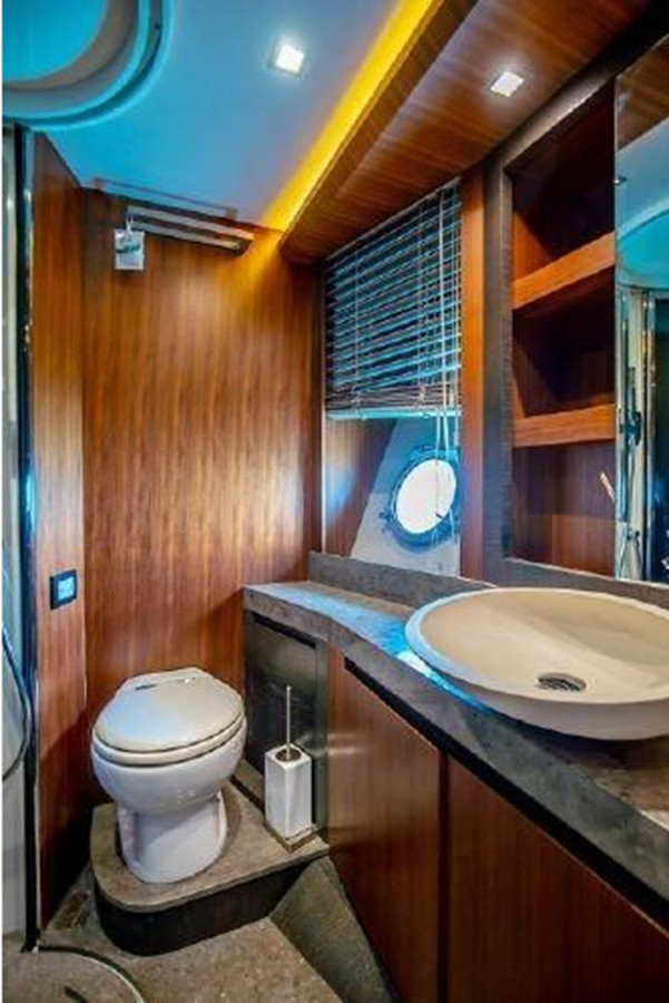 2012 MONTE CARLO YACHTS 65 MCY