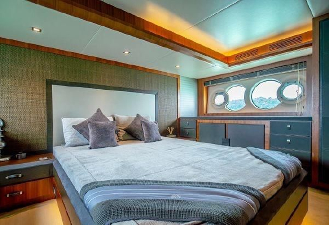 2012 MONTE CARLO YACHTS 65 MCY