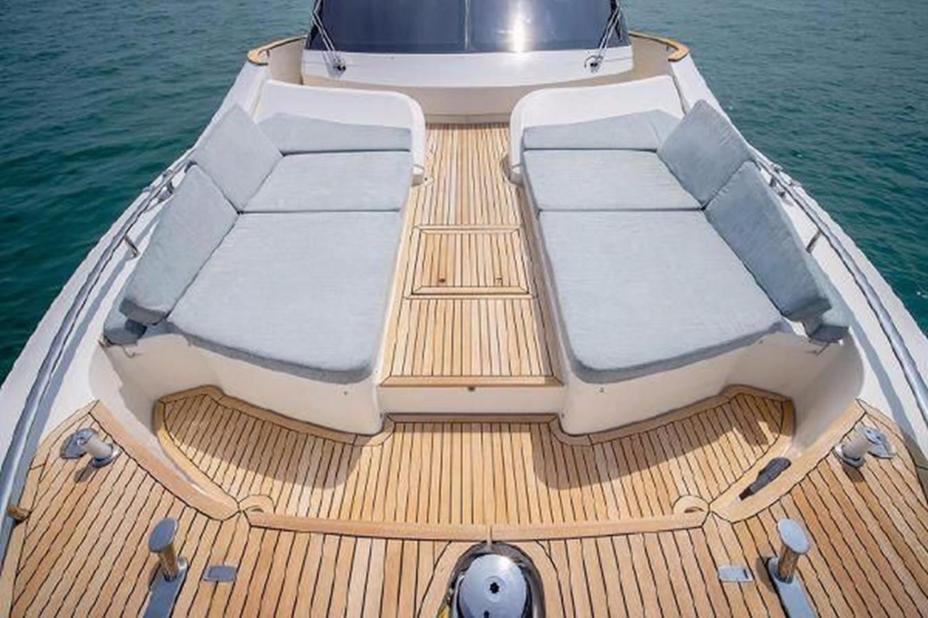 https://arconyachts.ams3.digitaloceanspaces.com/106998/conversions/large_3976260-optimize.jpg