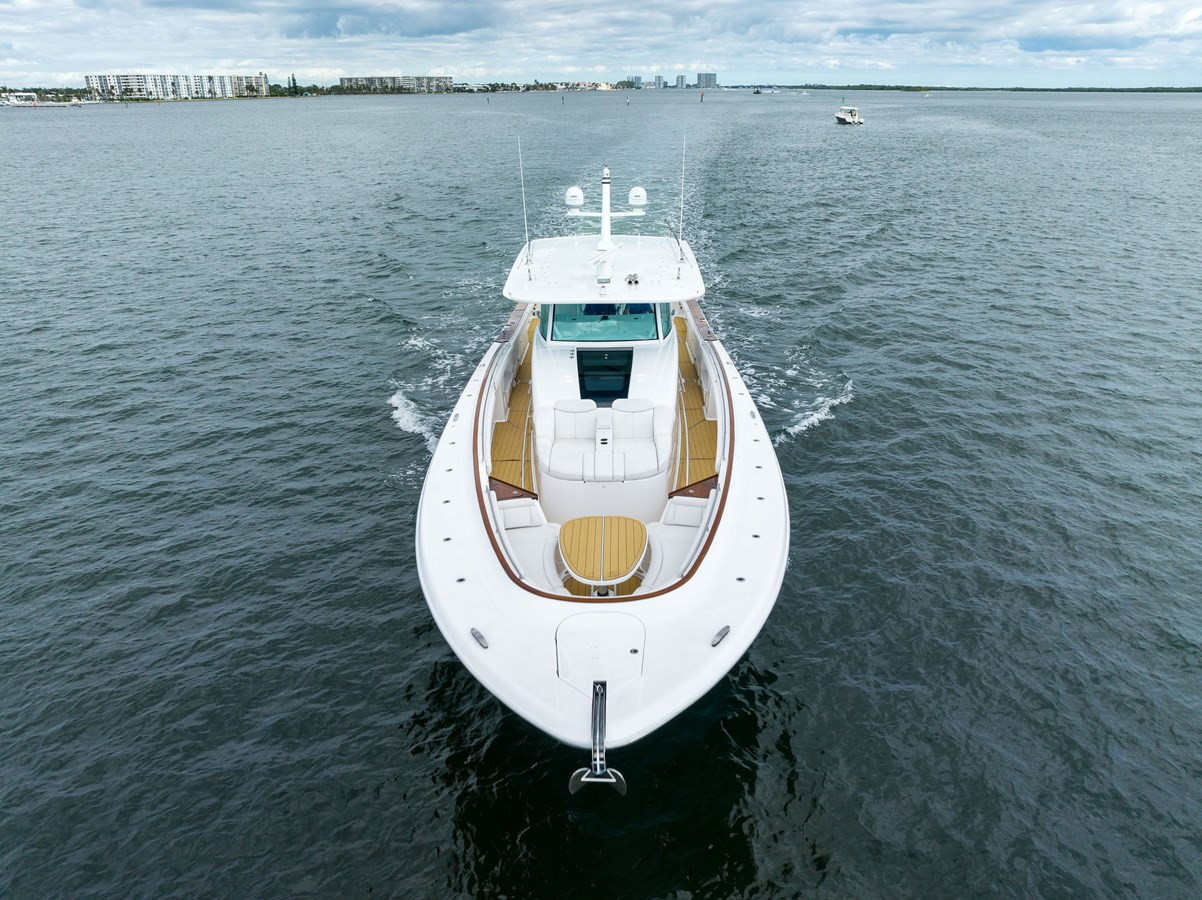 https://arconyachts.ams3.digitaloceanspaces.com/107017/conversions/large_4061941-optimize.jpg