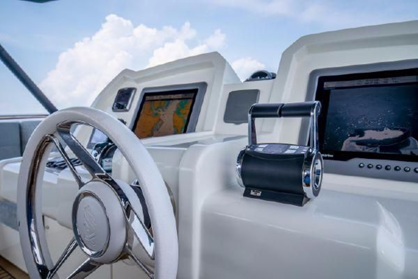 https://arconyachts.ams3.digitaloceanspaces.com/107037/conversions/large_3976270-optimize.jpg