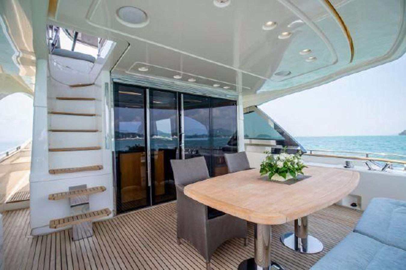 https://arconyachts.ams3.digitaloceanspaces.com/107049/conversions/large_3976274-optimize.jpg