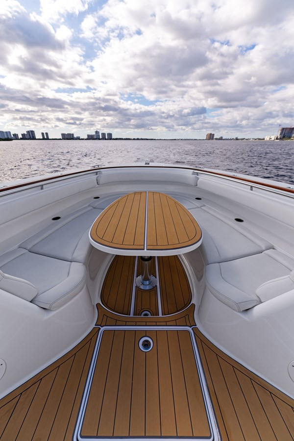 https://arconyachts.ams3.digitaloceanspaces.com/107059/conversions/large_4061975-optimize.jpg