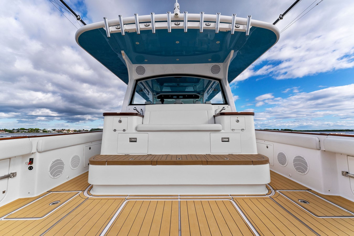 https://arconyachts.ams3.digitaloceanspaces.com/107072/conversions/large_4061996-optimize.jpg