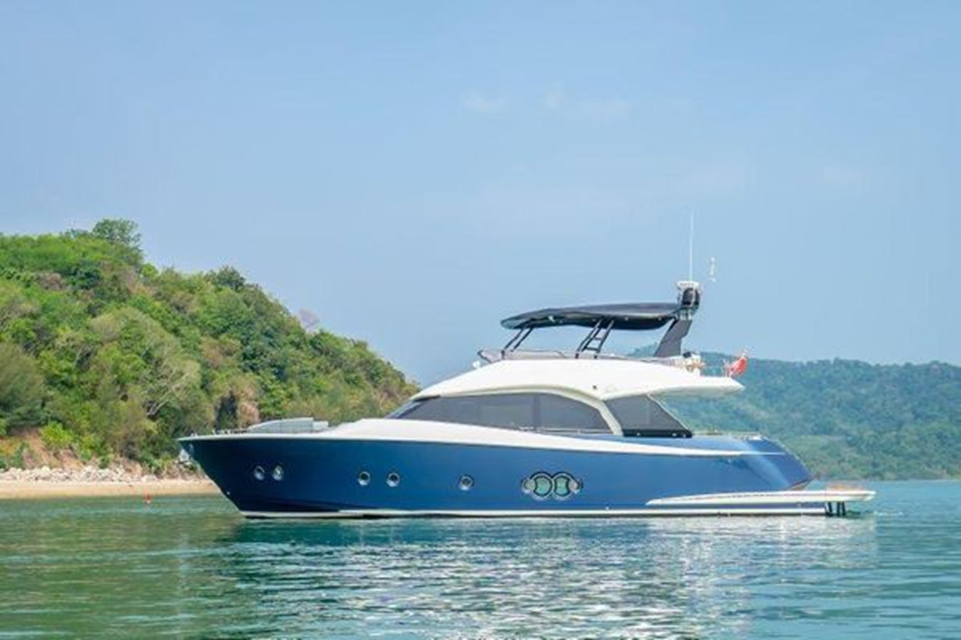 https://arconyachts.ams3.digitaloceanspaces.com/107080/conversions/large_3976283-optimize.jpg