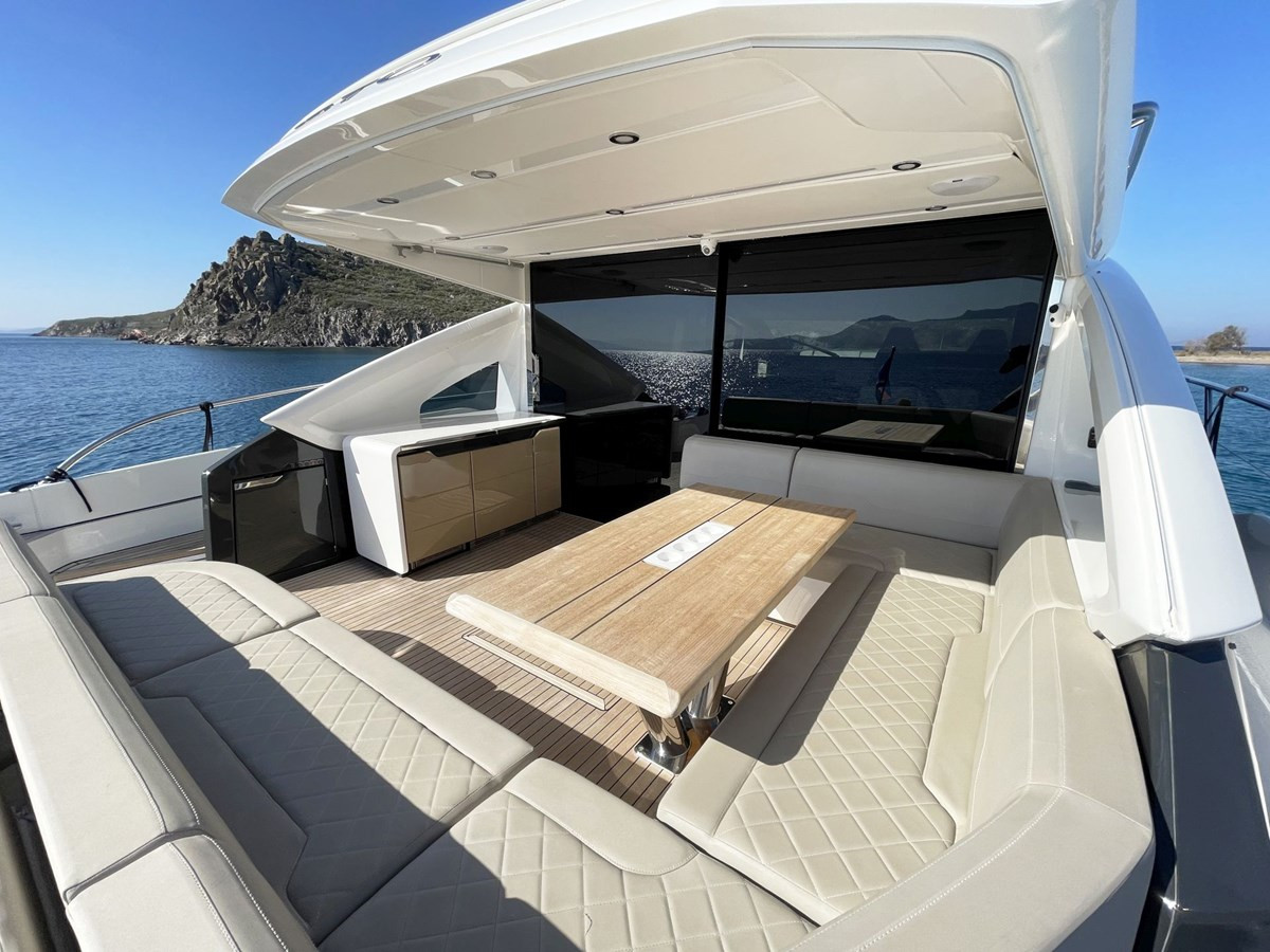 https://arconyachts.ams3.digitaloceanspaces.com/107082/conversions/large_4124281-optimize.jpg