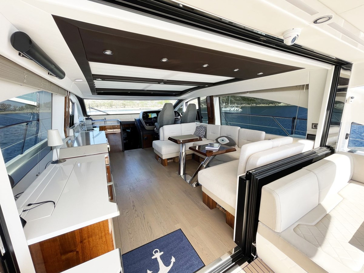 https://arconyachts.ams3.digitaloceanspaces.com/107093/conversions/large_4124285-optimize.jpg