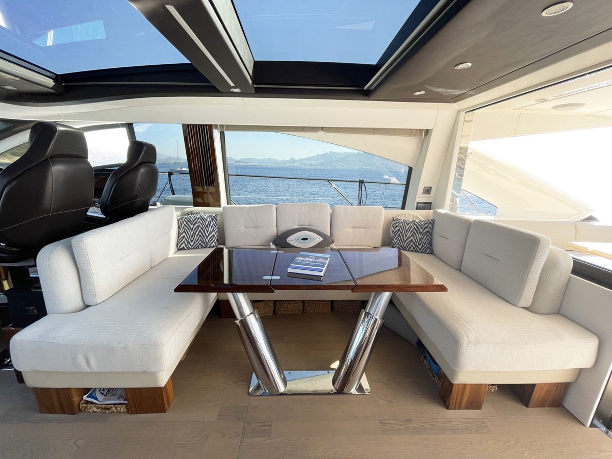 https://arconyachts.ams3.digitaloceanspaces.com/107096/conversions/large_4124286-optimize.jpg