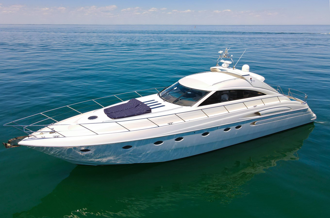 https://arconyachts.ams3.digitaloceanspaces.com/107118/conversions/large_4182997-optimize.jpg