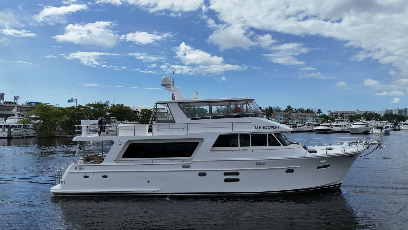 https://arconyachts.ams3.digitaloceanspaces.com/107412/conversions/large_4697934-optimize.jpg