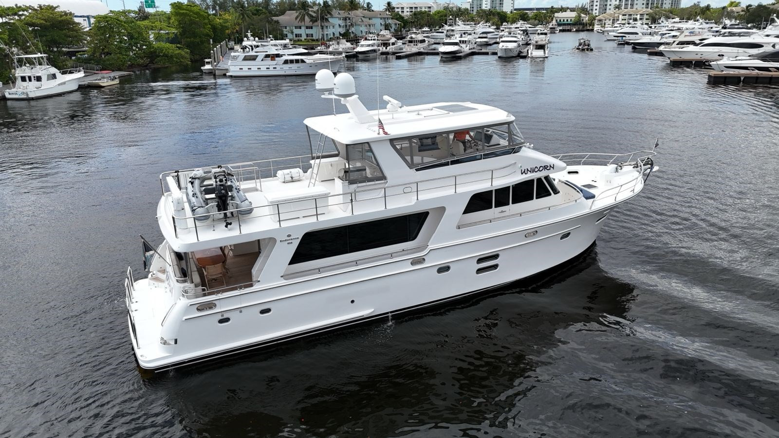 https://arconyachts.ams3.digitaloceanspaces.com/107425/conversions/large_4697938-optimize.jpg