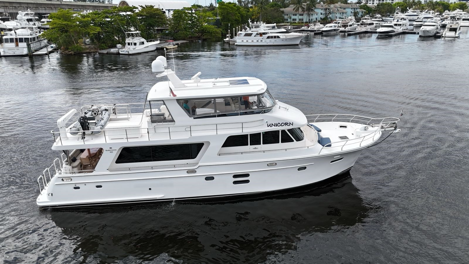 https://arconyachts.ams3.digitaloceanspaces.com/107428/conversions/large_4697939-optimize.jpg