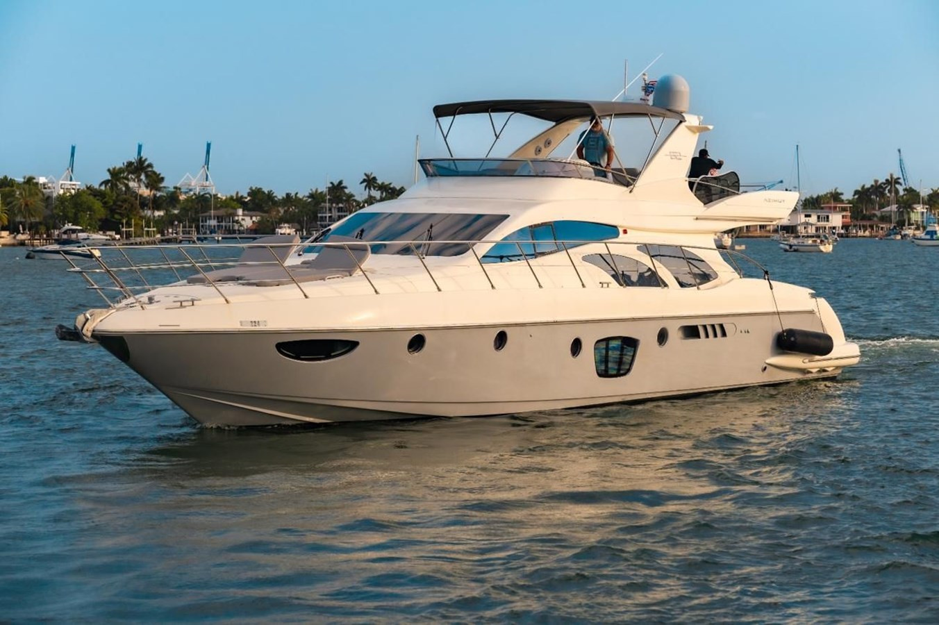 https://arconyachts.ams3.digitaloceanspaces.com/107471/conversions/large_4576376-optimize.jpg