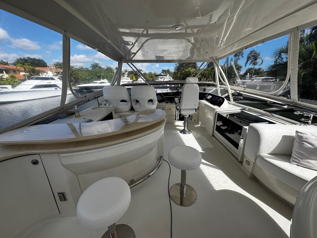 https://arconyachts.ams3.digitaloceanspaces.com/107526/conversions/large_4598629-optimize.jpg