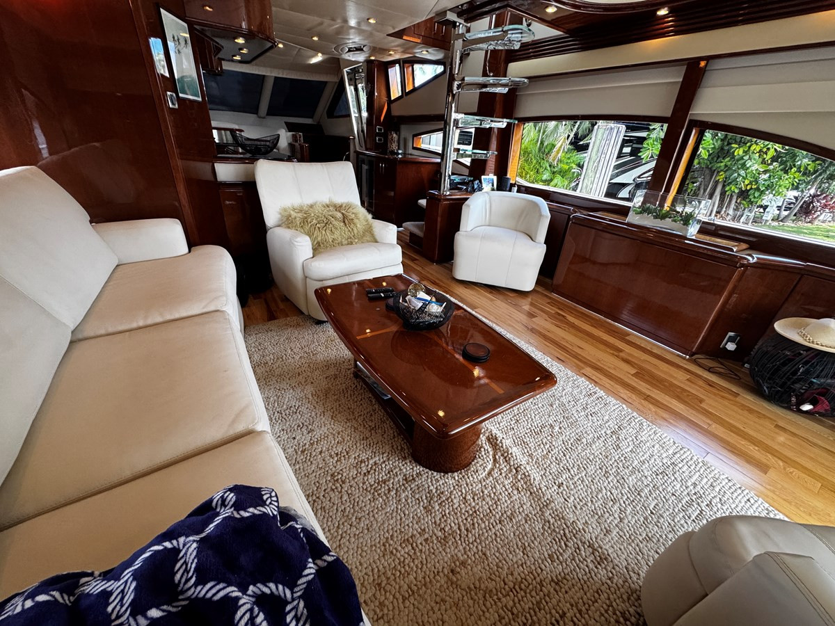 https://arconyachts.ams3.digitaloceanspaces.com/107548/conversions/large_4598633-optimize.jpg