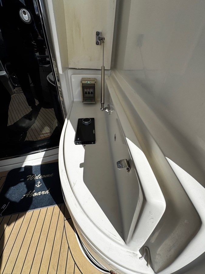 https://arconyachts.ams3.digitaloceanspaces.com/107566/conversions/large_4598631-optimize.jpg
