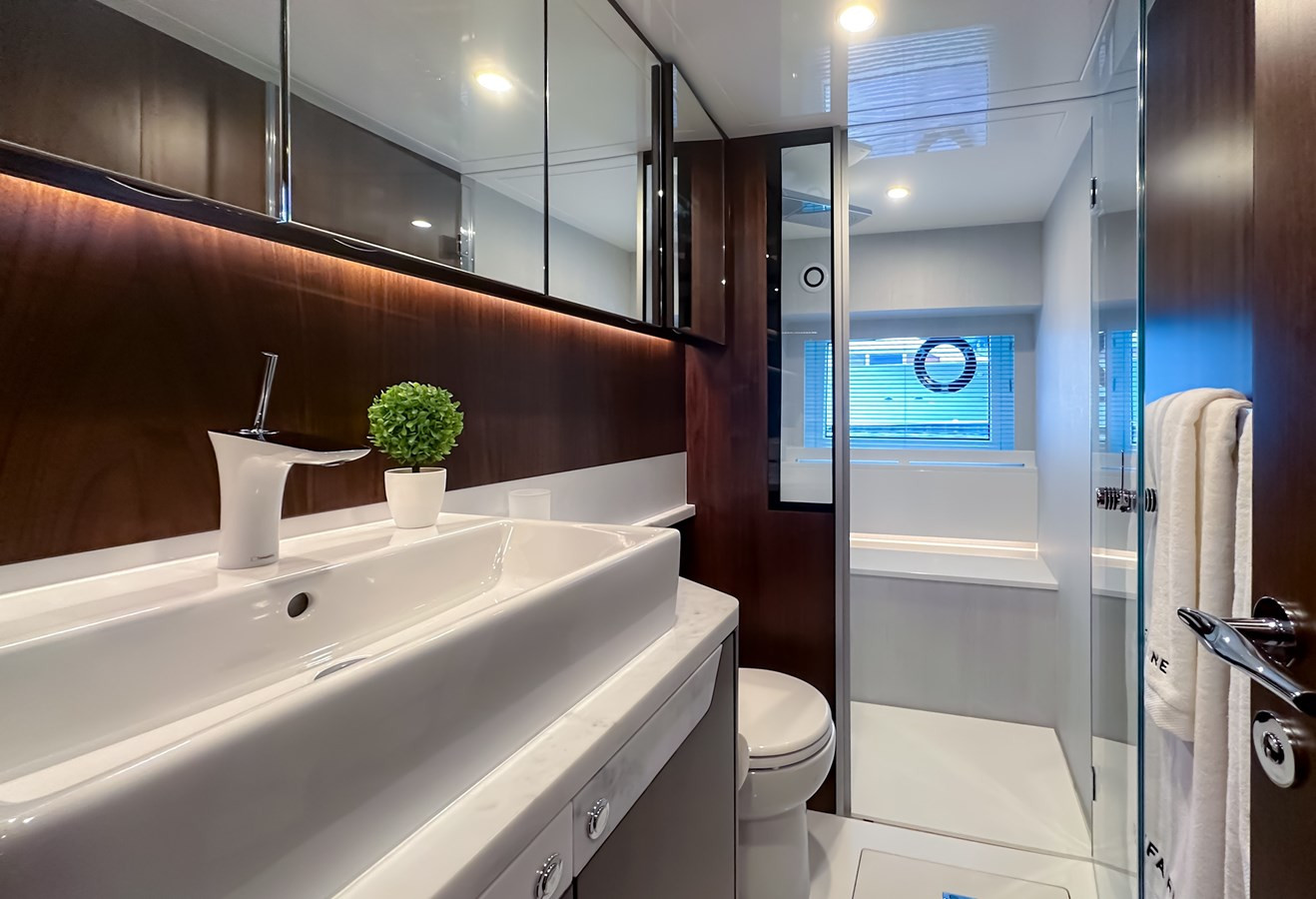 https://arconyachts.ams3.digitaloceanspaces.com/107568/conversions/large_4602750-optimize.jpg