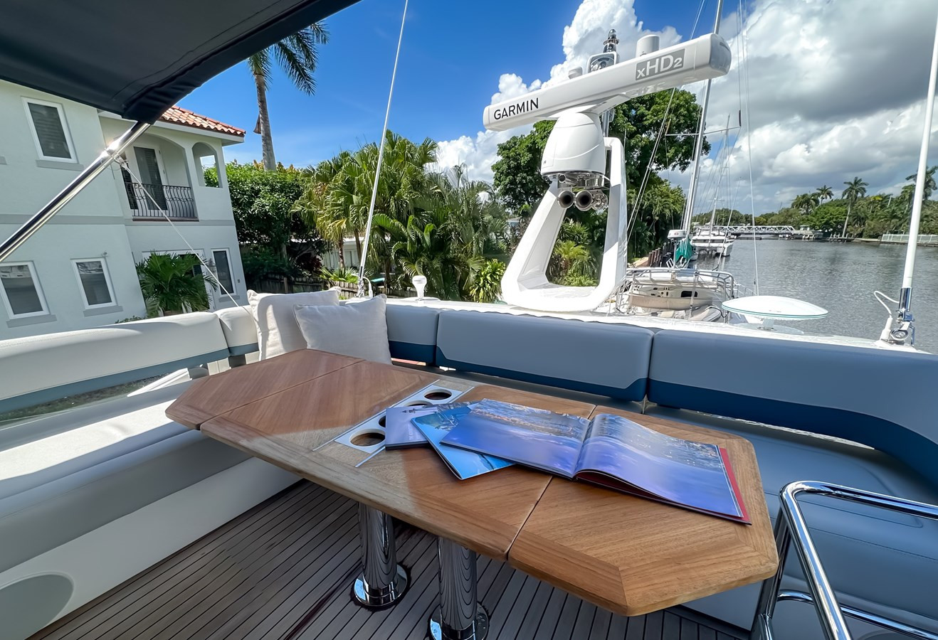 https://arconyachts.ams3.digitaloceanspaces.com/107588/conversions/large_4602758-optimize.jpg
