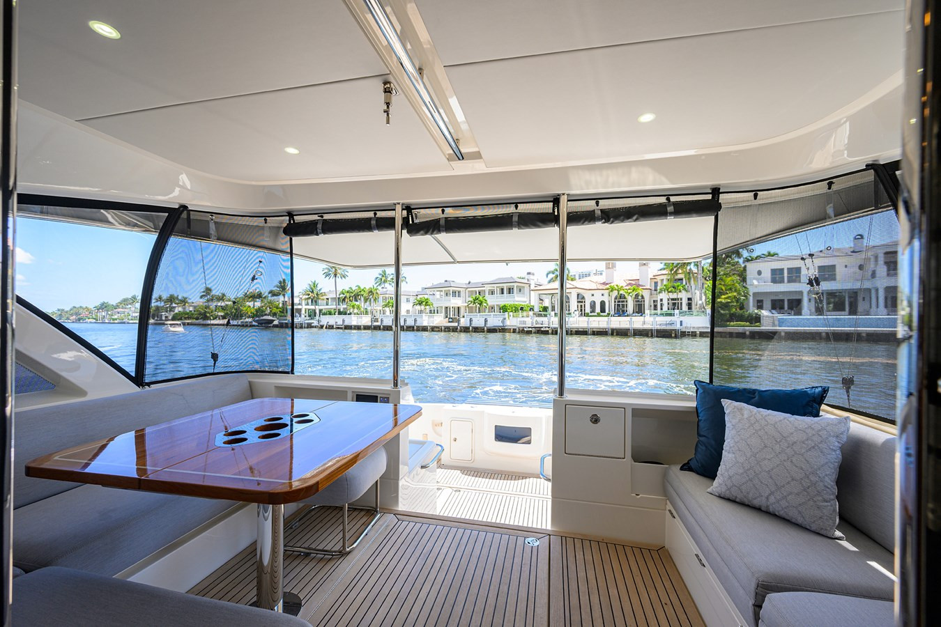https://arconyachts.ams3.digitaloceanspaces.com/107616/conversions/large_4637946-optimize.jpg
