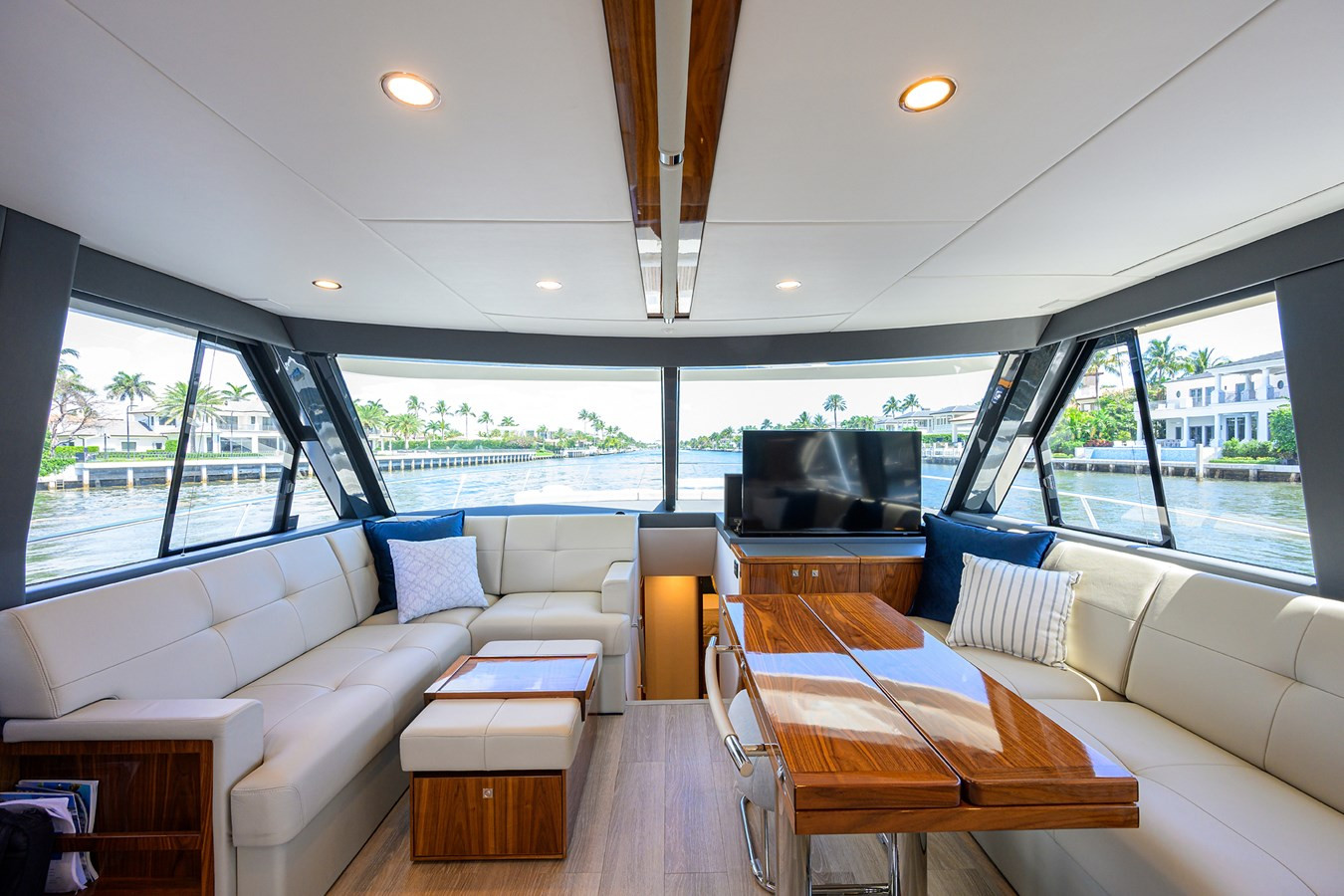 https://arconyachts.ams3.digitaloceanspaces.com/107682/conversions/large_4637968-optimize.jpg