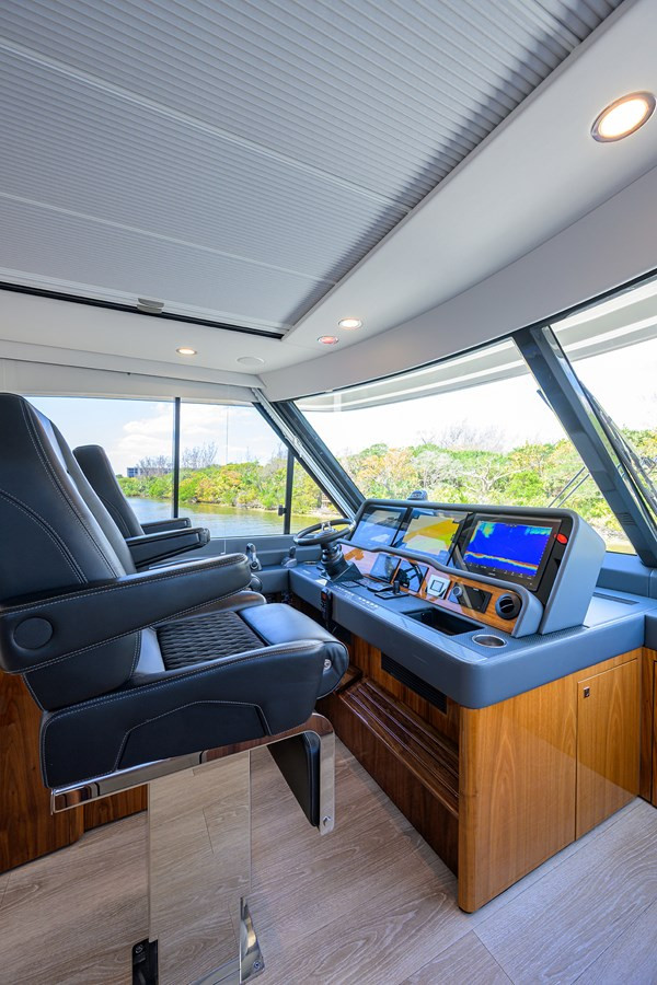https://arconyachts.ams3.digitaloceanspaces.com/107712/conversions/large_4638004-optimize.jpg