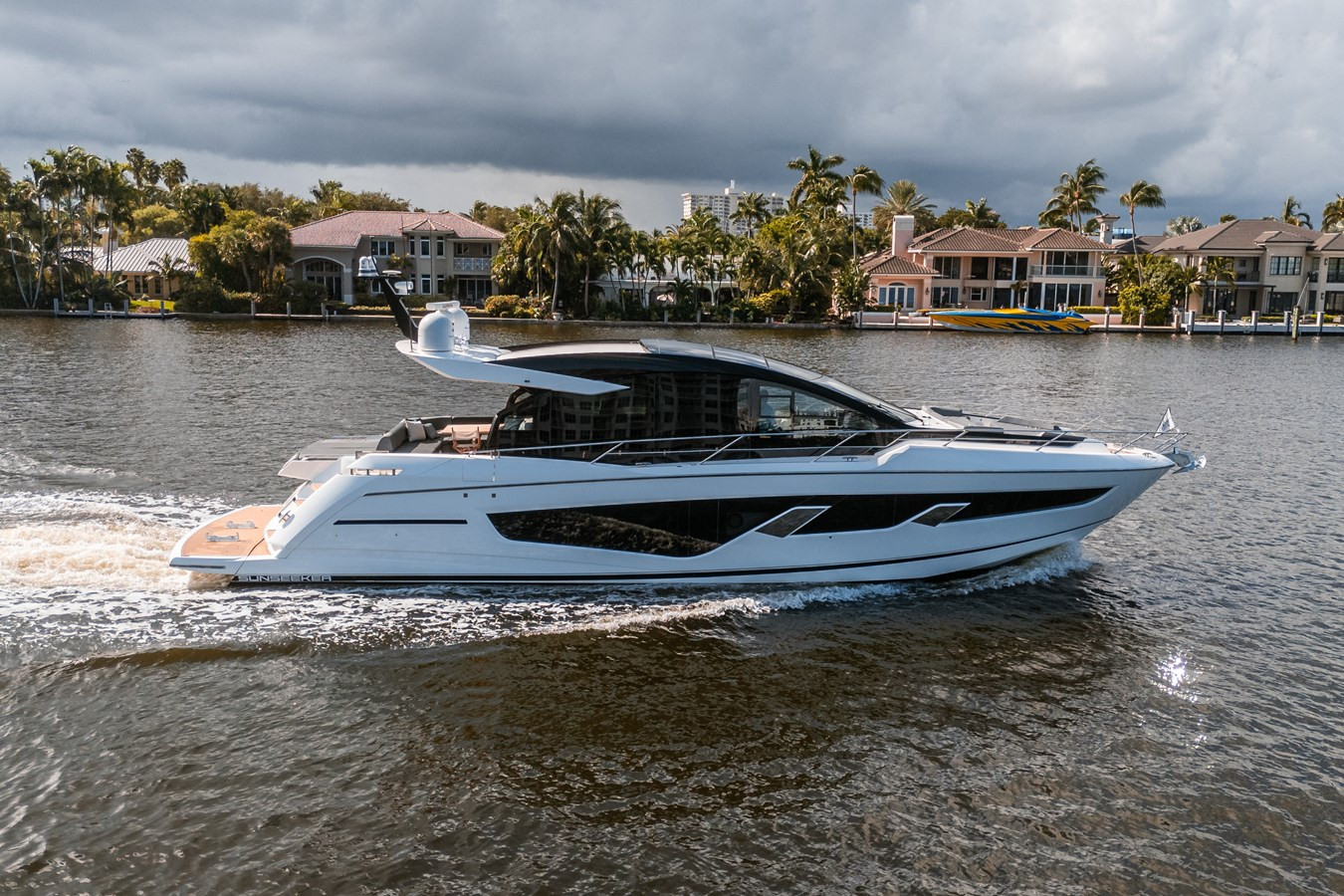 https://arconyachts.ams3.digitaloceanspaces.com/107741/conversions/large_4851606-optimize.jpg