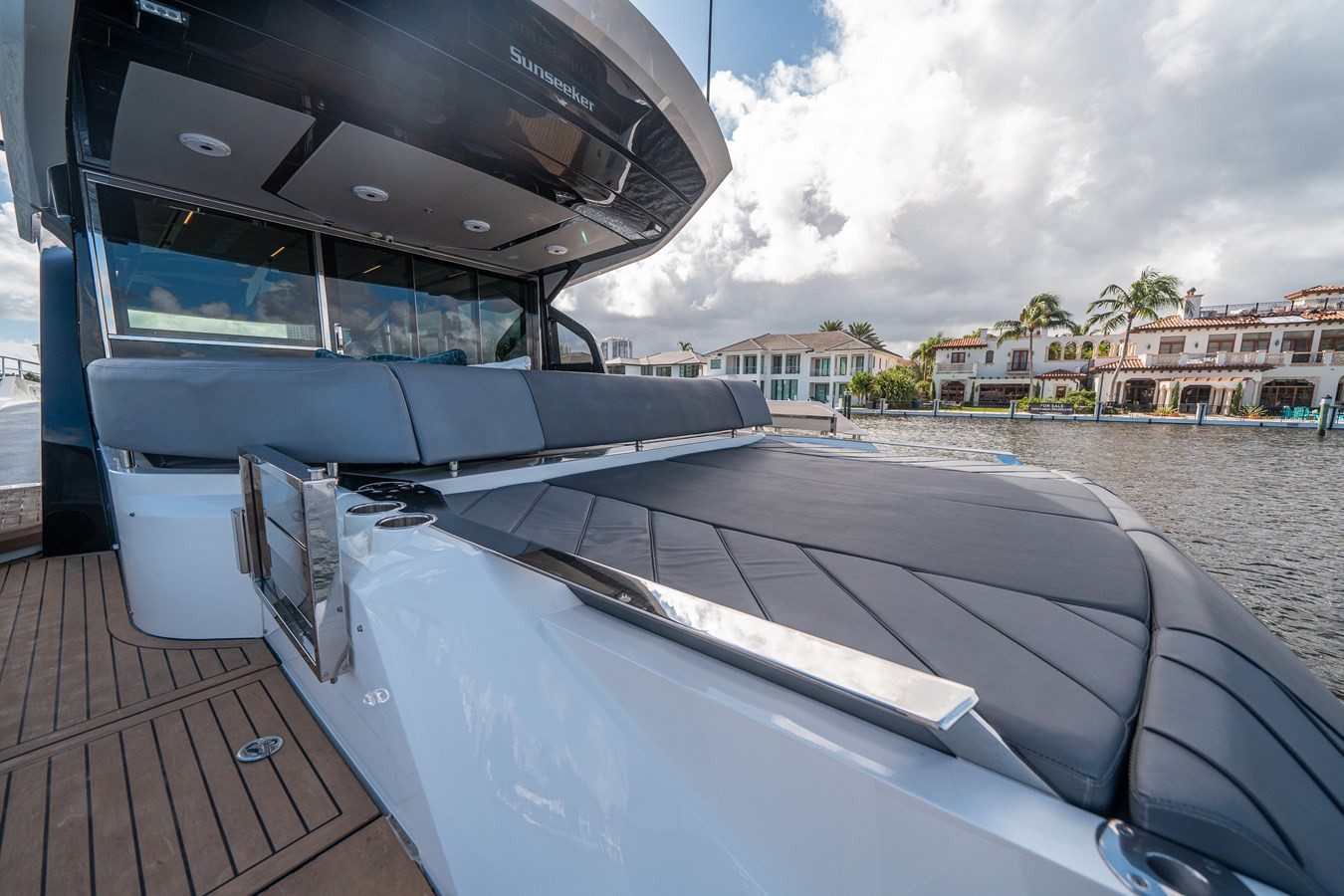 https://arconyachts.ams3.digitaloceanspaces.com/107764/conversions/large_4851614-optimize.jpg