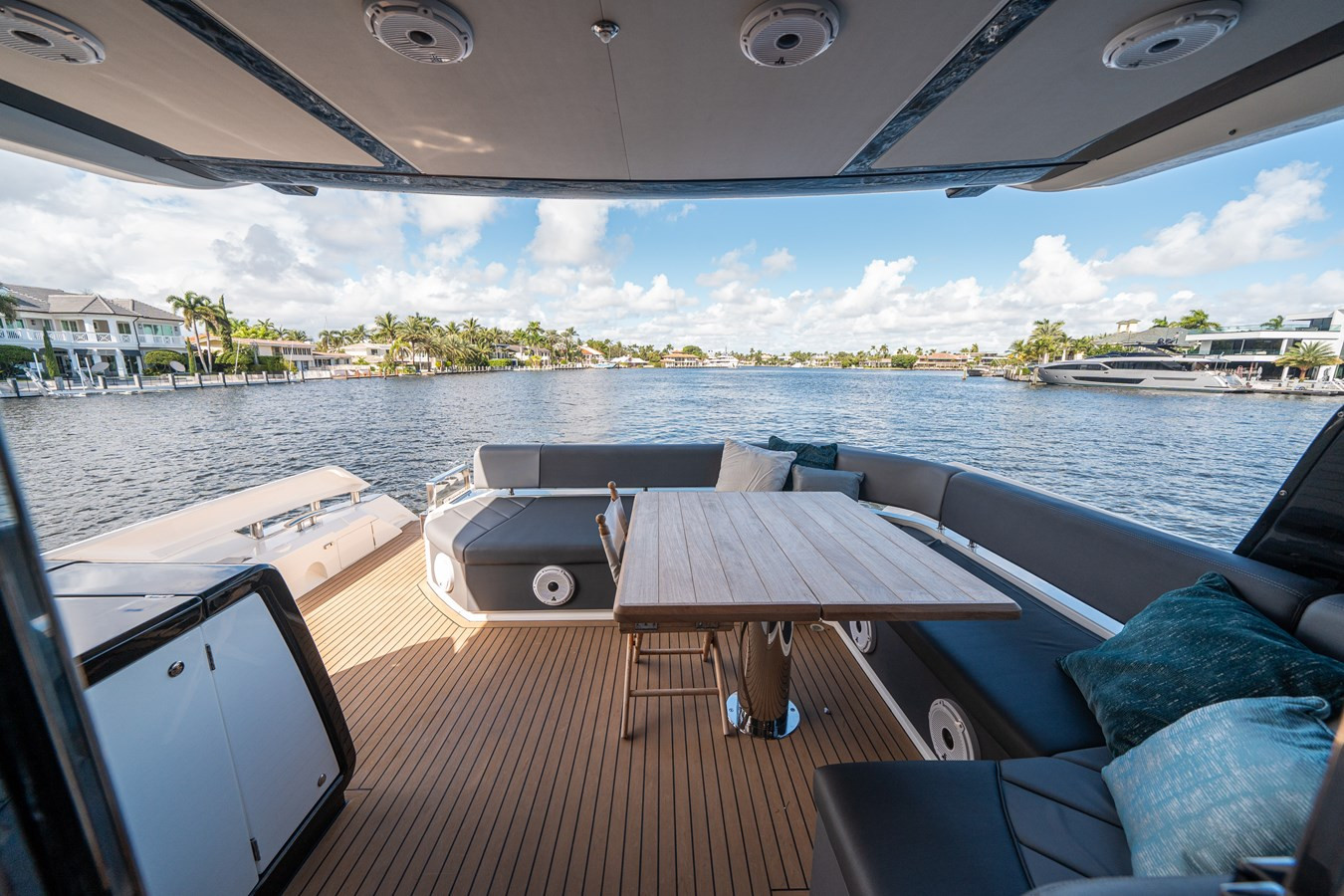 https://arconyachts.ams3.digitaloceanspaces.com/107775/conversions/large_4851618-optimize.jpg