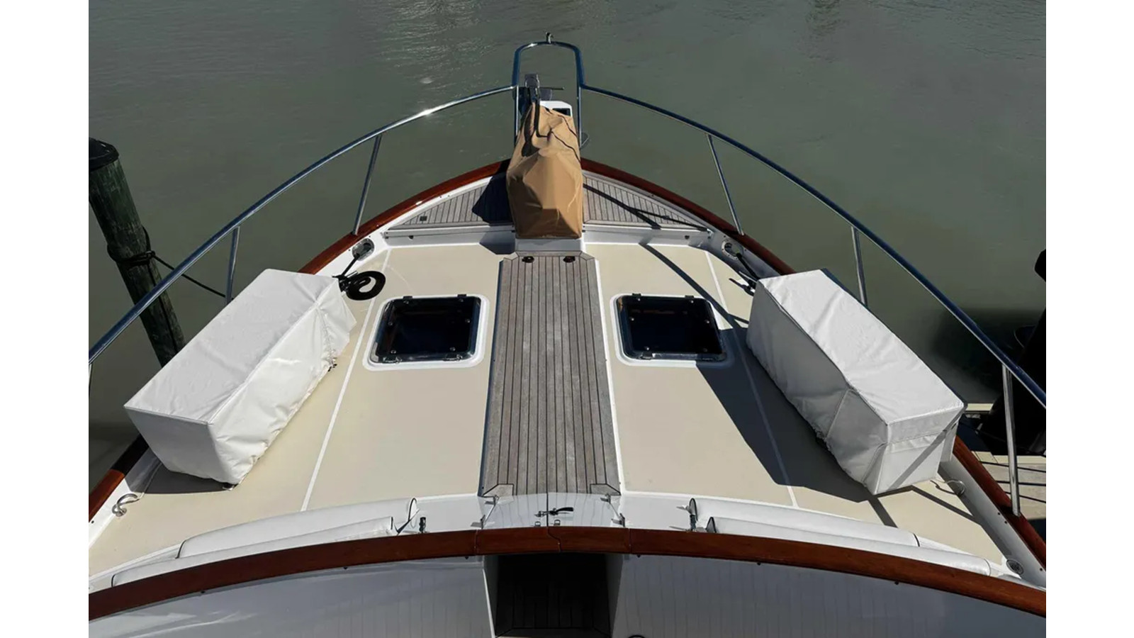 https://arconyachts.ams3.digitaloceanspaces.com/107780/conversions/large_4730797-optimize.jpg
