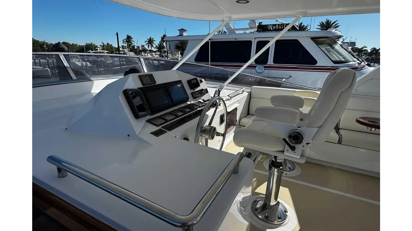 https://arconyachts.ams3.digitaloceanspaces.com/107798/conversions/large_4730802-optimize.jpg