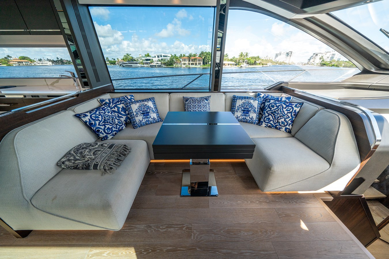 https://arconyachts.ams3.digitaloceanspaces.com/107809/conversions/large_4851631-optimize.jpg