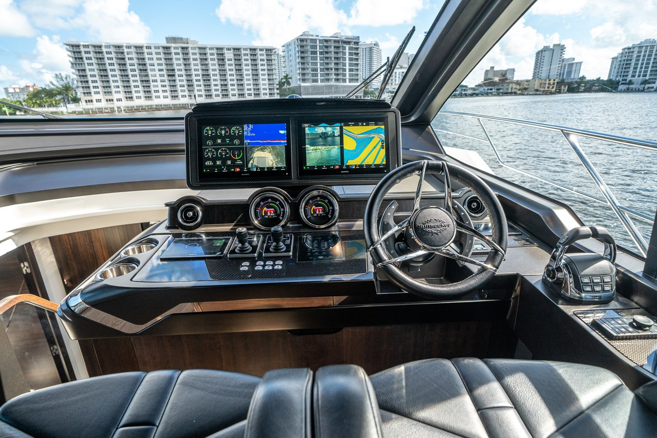 https://arconyachts.ams3.digitaloceanspaces.com/107816/conversions/large_4851634-optimize.jpg