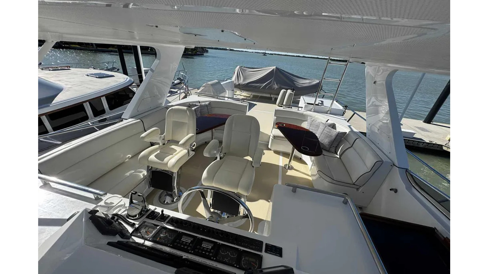 https://arconyachts.ams3.digitaloceanspaces.com/107820/conversions/large_4730810-optimize.jpg