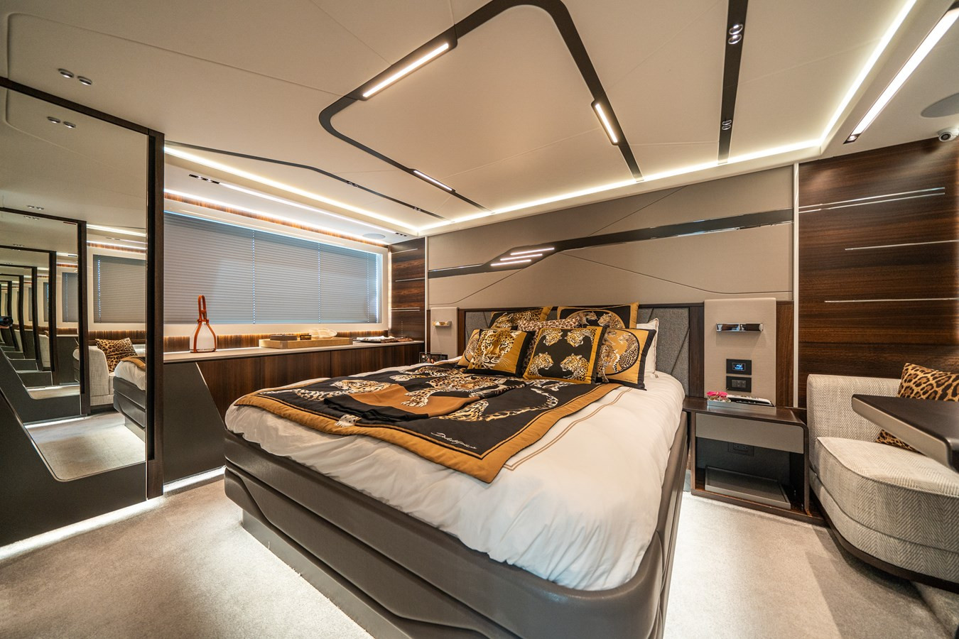 https://arconyachts.ams3.digitaloceanspaces.com/107830/conversions/large_4851639-optimize.jpg