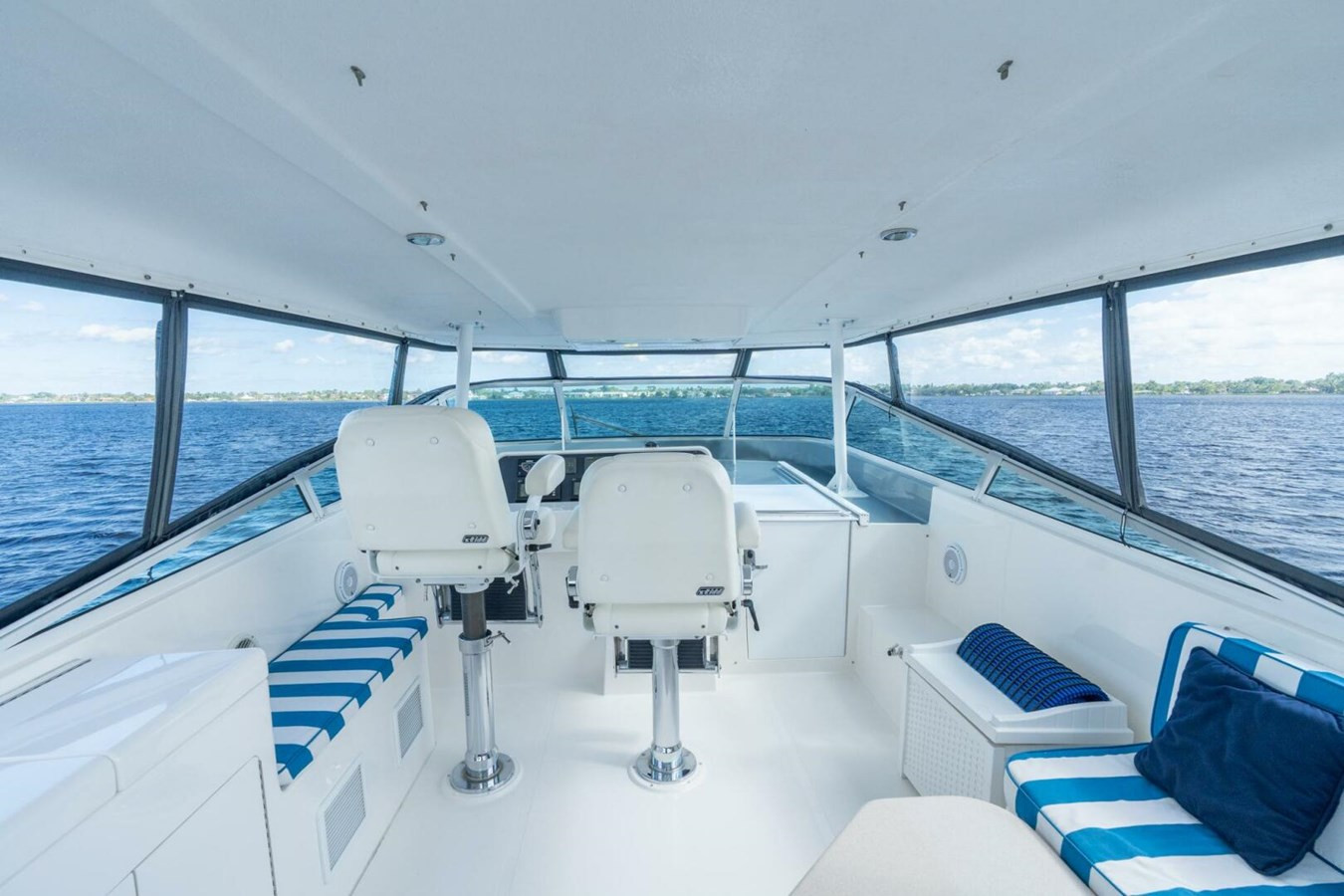 https://arconyachts.ams3.digitaloceanspaces.com/107972/conversions/large_4846037-optimize.jpg