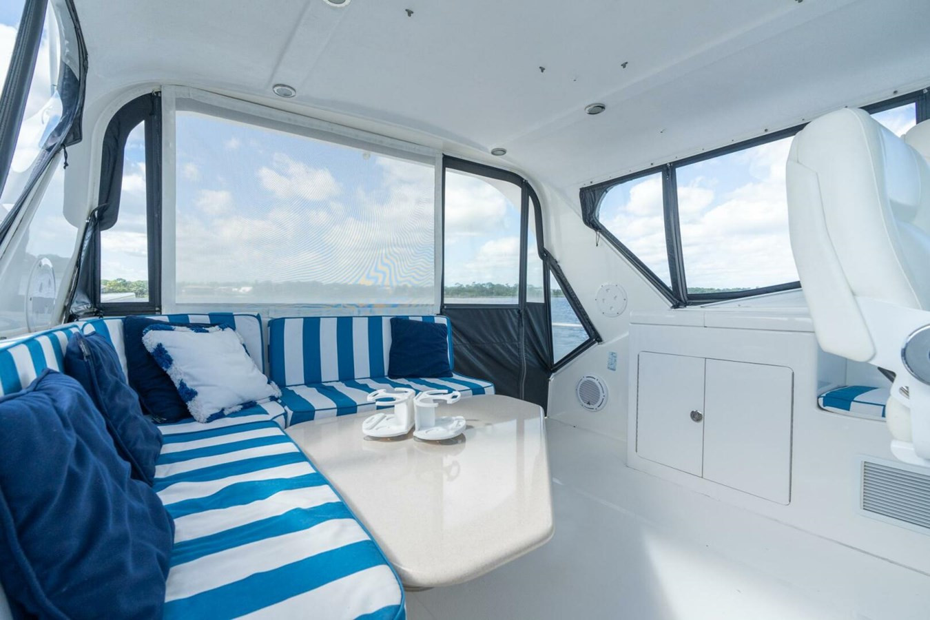 https://arconyachts.ams3.digitaloceanspaces.com/107974/conversions/large_4846038-optimize.jpg