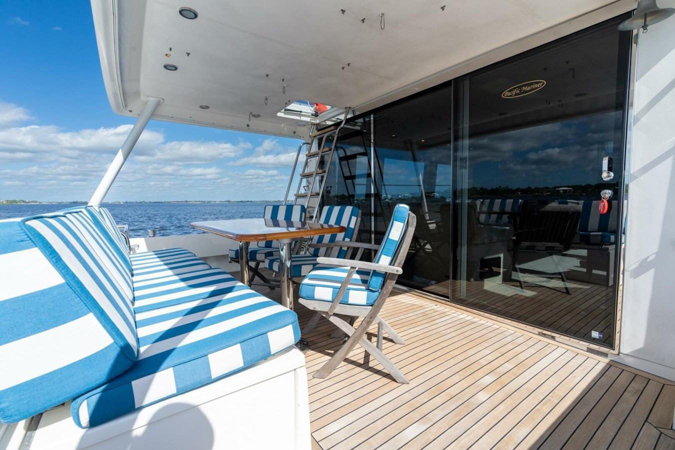 https://arconyachts.ams3.digitaloceanspaces.com/108004/conversions/large_4846048-optimize.jpg