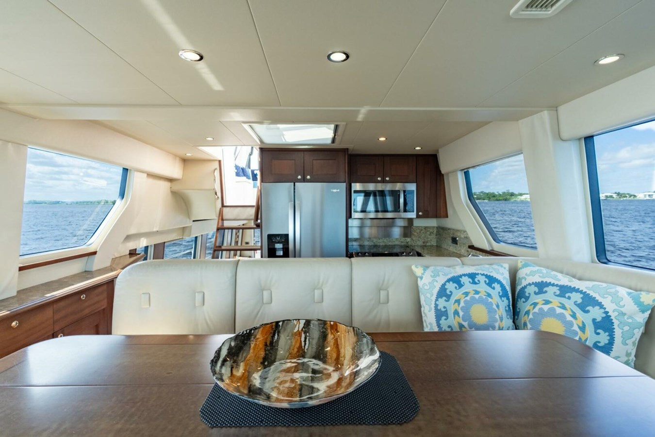 https://arconyachts.ams3.digitaloceanspaces.com/108018/conversions/large_4846054-optimize.jpg